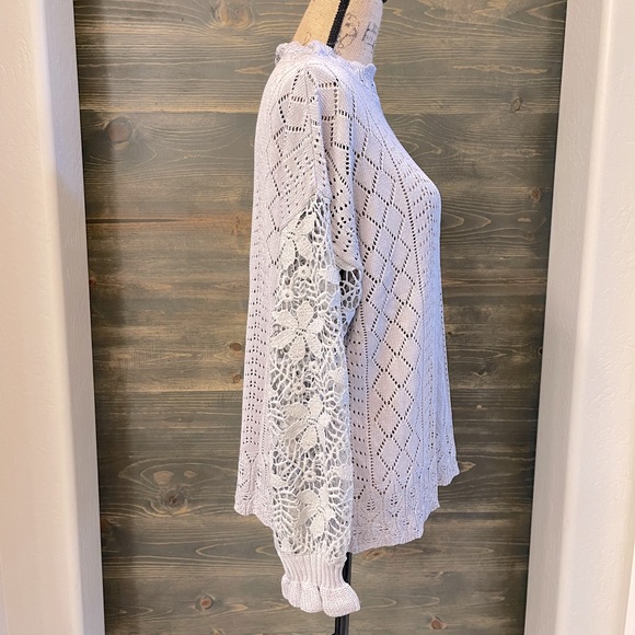 Women's Gray Bohemian Crochet Long Sleeve Light Sweater NWT - Picture 6 of 9